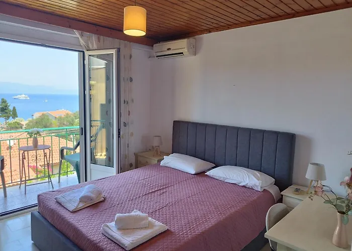 Eirini's Sea View House Ferienhaus *