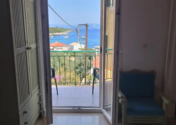 Eirini's Sea View House Ferienhaus *