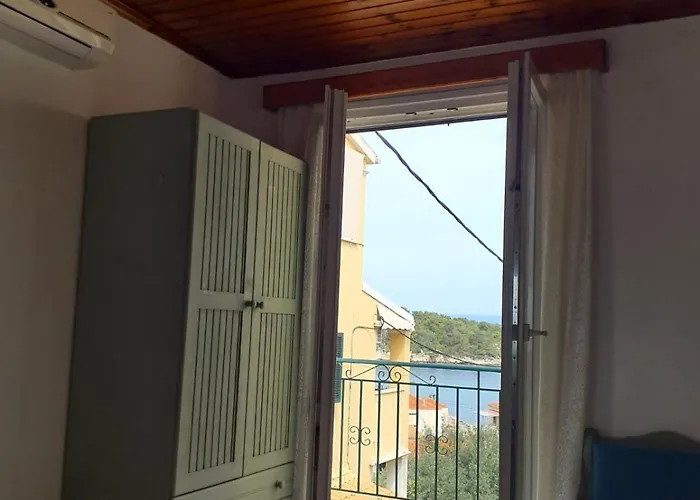 Eirini's Sea View House Ferienhaus Gaios